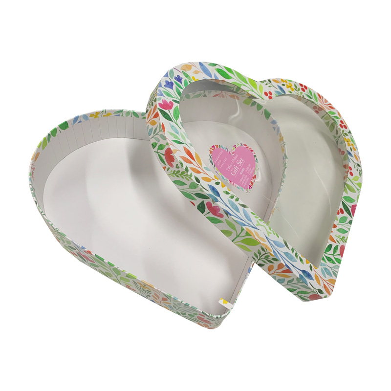 Customized China box heart shaped gift box with clear window